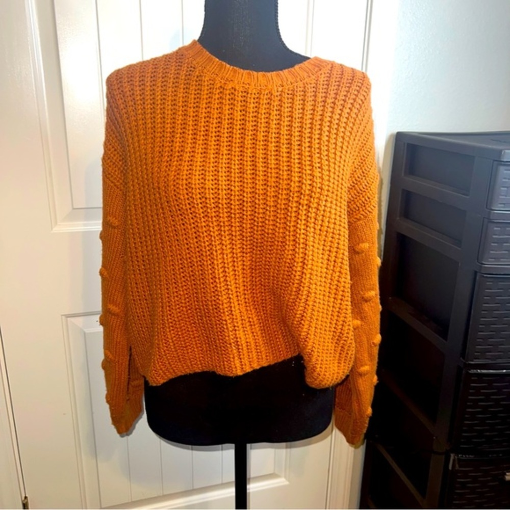 Moon & Madison - Size XSmall - Burnt Orange Sweater - Sleeves Raised Pattern
